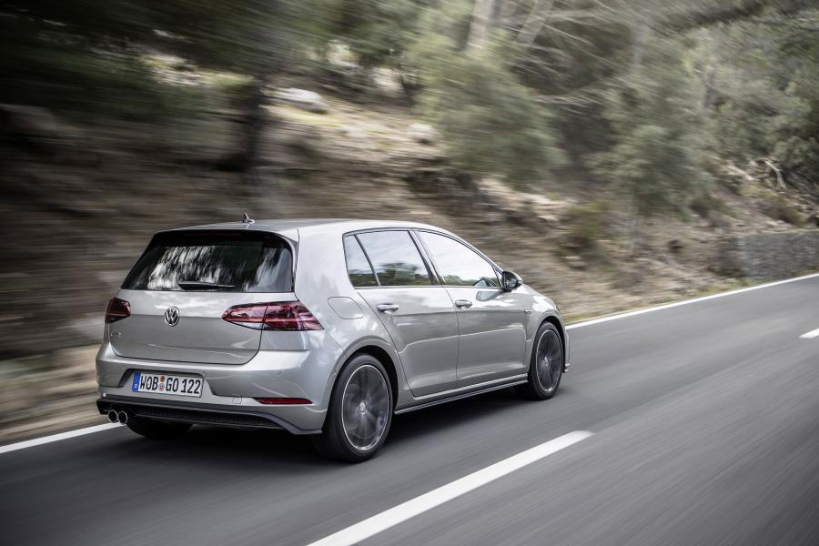  Volkswagen Golf GTD 5-Door 2017 года  (WW) (фото 12 из 58)